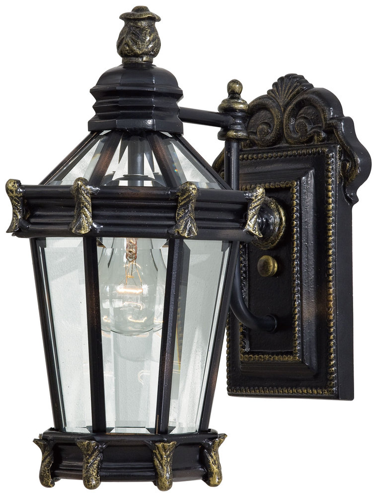 Stratford Hallâ„¢ - 1 Light Outdoor Wall Mount